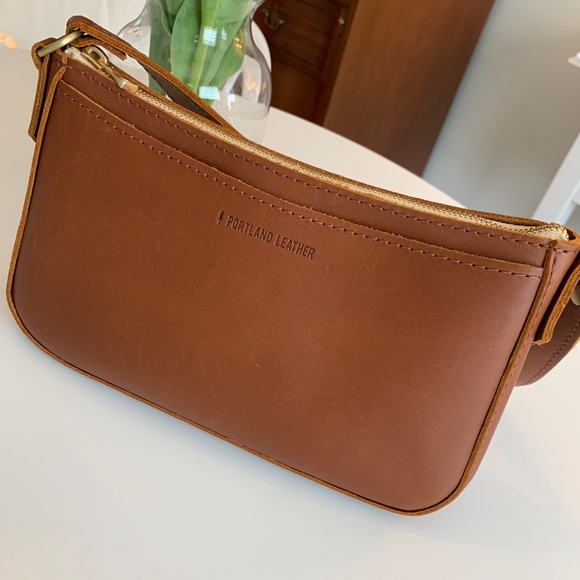 Portland Leather Lucy Shoulder Bag - Picture 12 of 13
